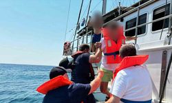 Marmaris açıklarında karaya oturan gezi teknesindeki 11 kişi kurtarıldı
