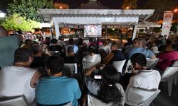 Mersin'de özel bireyler açık havada film izleme imkanı buldu