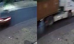 Mersin'de tırın çarptığı araç yolda metrelerce sürüklendi