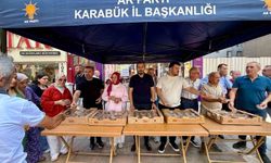 Mevlid Kandili'nde AK Parti'den vatandaşlara lokma ikramı