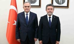 MHP'li Akçay, üzüm üreticilerinin sesi oldu