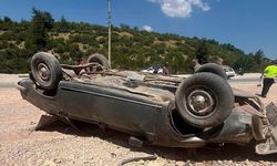 Mıcırlı yolda feci kaza: 3 yaralı