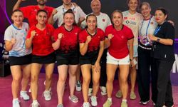 Milli Badminton Takımı Hindistan'a Gitti