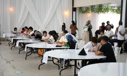 Minik kalpler, Kur'an-ı Kerim yarışmasında ödül için mücadele etti