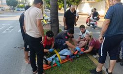 Motosiklet kasise hızlı girdi, devrildi: 1 yaralı