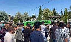 Motosikletin otomobile saplandığı kazada hayatını kaybeden genç toprağa verildi