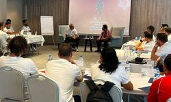 Mustafa Sarıgül, UEFA Fitness B-1 Kursunda Antrenör Adaylarıyla Buluştu