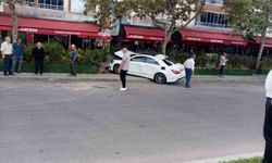 Nallıhan'da tır 2 otomobile çarptı: Yaralılar var