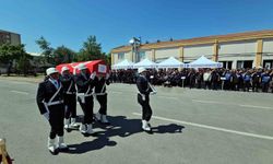 Oğlu, merhum polis babasını asker selamı ile uğurladı