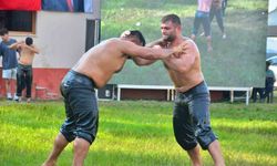 Oğuzlu Yağlı Güreşleri'nde Serhat Elvan zafere ulaştı