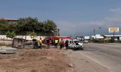 Osmaniye'deki trafik kazasında hafif ticari araç ile otomobil çarpıştı: 2 yaralı