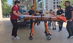 Otomobil ve motosiklet çarpıştı: 3 yaralı, 2'si çocuk