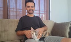 Plaj çantasıyla kurtardığı kedisiyle büyük bir macera yaşadı