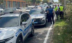 Polis aracına otomobil çarptı: 1 yaralı