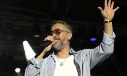 Resul Dindar ve Ümit Yaşar, Kastamonu'da unutulmaz bir konserle hayranlarını coşturdu