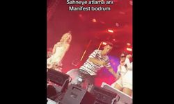 Manifest’in Bodrum konserinde sahneye atlayan genç şaşkınlık yarattı! Güvenlik hemen müdahale etti