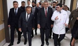 Sağlık Bakanı Memişoğlu, bıçaklı saldırıya uğrayan Meriç'i hastanede ziyaret etti