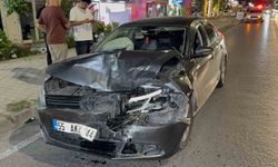 Samsun'da Trafik Kazası: Hafif Ticari Araca Çarpan Otomobilde 1 Yaralı
