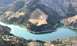 Sarıgüzel Barajı, dağların arasında kartpostallık manzarasıyla göz kamaştırıyor