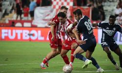 Sarıyer, Antalyaspor'u Deplasmanda 2-1 Mağlup Etti