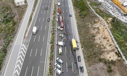 Sarıyer'de Otoyolda Kamyon ile Otomobil Çarpıştı