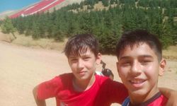 Scooterlarıyla bayrağa olan sevgilerini zirvede kutladılar