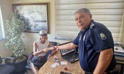 Serik'te Zabıta Ekipleri Kayıp Çantayı Sahibine Ulaştırdı