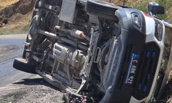 Siirt'te ambulans yolda devrildi