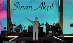 Sinan Akçıl, Erzurum'da müzikseverlere unutulmaz anlar yaşattı