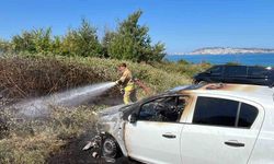 Sinop'ta Park Halindeki Araçta Yangın, Otluk Alanı Alevlere Teslim Oldu