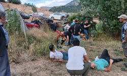Sivas'ta traktör devrildi: 4 kişi yaralandı