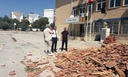 Söke'de Vakıfbank İlkokulu'nun çatısı yenileniyor