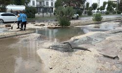 Su hattı patladı, otomobil çukura düştü: Adıyaman'da kaza
