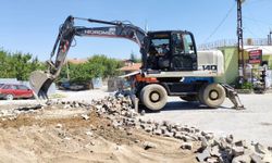 Sungurlu'da asfalt yenileme çalışmaları hız kesmeden sürüyor