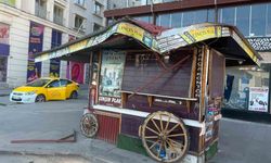 Tarihi büfe otobüs kazasında zarar gördü