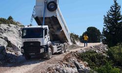 Tarsus'ta kırsal yollar yenileniyor
