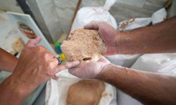 Tarsus'ta un fabrikasında 30 ton bozuk un ele geçirildi