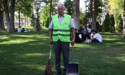Temizlik Görevlisi Sıddık Kaya'nın Türküleri Dinleyicileri Büyüledi