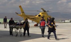 Traktör Devrildi, 19 Yaşındaki Genç Ambulans Helikopterle Kurtarıldı