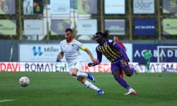 Trendyol Süper Lig: Eyüpspor: 1 - Alanyaspor: 1 (İlk yarı)