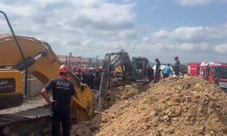 Tuzla'da Toprak Altında Kalan İşçi İçin Kurtarma Çalışması Başlatıldı