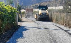 Umurlu'da yol yapım çalışmaları sürüyor