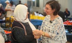 Uşak Belediye Başkan Vekili Terekeci Özkan, Şekerevleri Pazarı'nda esnafla buluştu