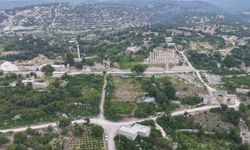 Uzuncaburç Antik Kenti, Torosların Eteklerinde Ziyaretçilerini Bekliyor