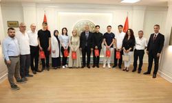 Vali Makas, YKS ve LGS'de Başarı Gösteren Öğrencileri Ağırladı