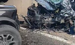 Yalova'da hafif ticari araç ile pikap çarpıştı: 3 yaralı