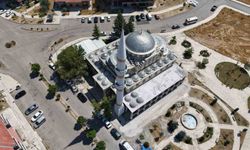 Yıldırımın yıktığı minare 4 ayda tamamlandı