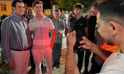 Yılmaz, Kızıkkarasakal Mahallesi'nde gençlerle bir araya geldi