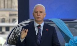 YKS'de zirveye ulaşan öğrencilere Togg otomobili verildi