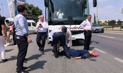 Yolcu otobüsü yolda yürüyen kadına çarptı, ağır yaralandı